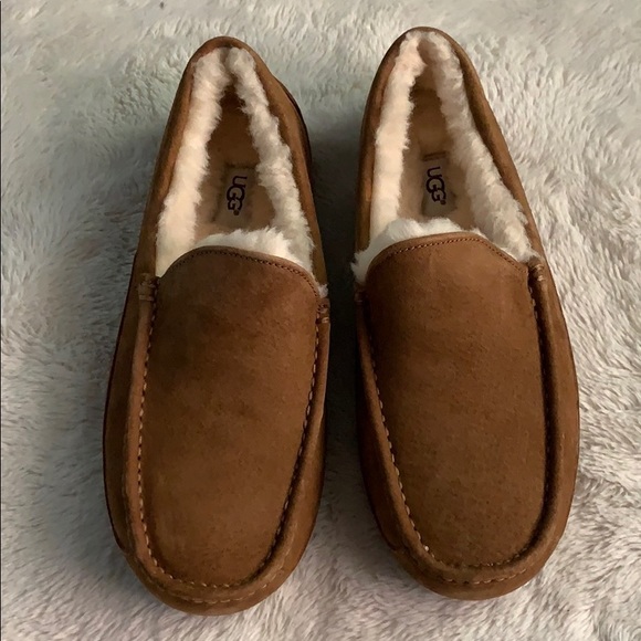 New UGG Men - Picture 2 of 4